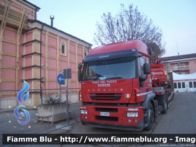 Iveco Stralis AT440S40 I serie
Vigili del Fuoco
Comando Provinciale di Milano
Colonna Mobile Regione Lombardia
VF 22916
Fotografato nelle zone della Bassa Modenese colpite dal sisma del 20/29 Maggio 2012
Parole chiave: Iveco Stralis_AT440S40_Iserie VF22916