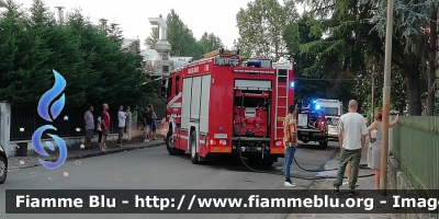 Mercedes-Benz Actros 1841 II serie
Vigili del Fuoco
Comando Provinciale di Modena
Distaccamento Permanente di Carpi (MO)
AutoPompaSerbatoio allestimento Bai
Ricondizionata Fortini nel 2019
VF 23345

Incendio edificio a Carpi (17/07/2019)
Parole chiave: Mercedes-Benz Actros_1841_IIserie VF23345