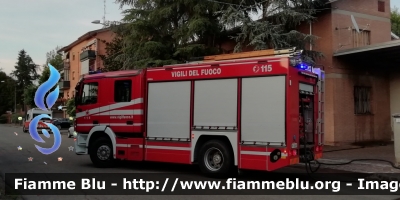 Mercedes-Benz Actros 1841 II serie
Vigili del Fuoco
Comando Provinciale di Modena
Distaccamento Permanente di Carpi (MO)
AutoPompaSerbatoio allestimento Bai
Ricondizionata Fortini nel 2019
VF 23345

Incendio edificio a Carpi (17/07/2019)
Parole chiave: Mercedes-Benz Actros_1841_IIserie VF23345