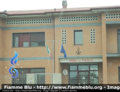 Distaccamento Permanente di San Felice sul Panaro (MO)
Vigili del Fuoco
Particolare del Logo VVF sopra la porta d'ingresso principale
Parole chiave: Distaccamento_Permanente_San_Felice