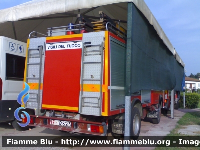 Iveco OM 79-13
Vigili del Fuoco
Comando Provinciale di Pisa
Distaccamento Volontario di San Miniato Basso (PI)
AutoPompaSerbatoio allestimento Baribbi
VF 12823
Parole chiave: Iveco OM 79-13 VF12823