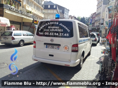 Volkswagen Transporter T5 restyle
France - Francia
Ambulances Jeannot
Parole chiave: Volkswagen Transporter_T5_restyle Ambulanza