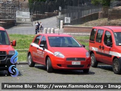 Fiat Grande Punto
Vigili del Fuoco
Direzione Regionale VVF Piemonte
Centro Formazione Varallo
VF 25513
Parole chiave: Fiat Grande_Punto VF25513 Festa_della_Repubblica_2011