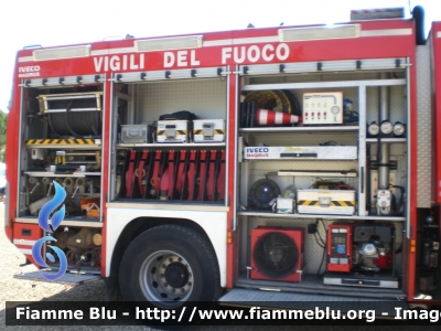 Iveco Stralis AF190S40 I serie
Vigili del Fuoco
Comando Provinciale Prato
AutoPompaSerbatoio allestimento Iveco-Magirus
Vani laterali destra
VF 23976
Parole chiave: Iveco Stralis_AF190S40_Iserie VF23976