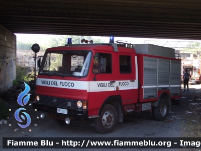 Iveco OM 79-13
Vigili del Fuoco
Comando Provinciale di Pisa
Distaccamento Volontario di San Miniato Basso
AutoPompaSerbatoio allestimento Baribbi
VF 12823
Parole chiave: Iveco OM 79-13 VF12823