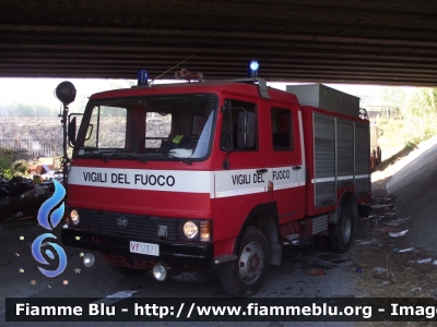 Iveco OM 79-13
Vigili del Fuoco
Comando Provinciale di Pisa
Distaccamento Volontario di San Miniato Basso
AutoPompaSerbatoio allestimento Baribbi
VF 12823
Parole chiave: Iveco OM 79-13 VF12823