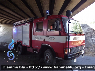 Iveco OM 79-13
Vigili del Fuoco
Comando Provinciale di Pisa
Distaccamento Volontario di San Miniato Basso
AutoPompaSerbatoio allestimento Baribbi
VF 12823
Parole chiave: Iveco OM 79-13 VF12823