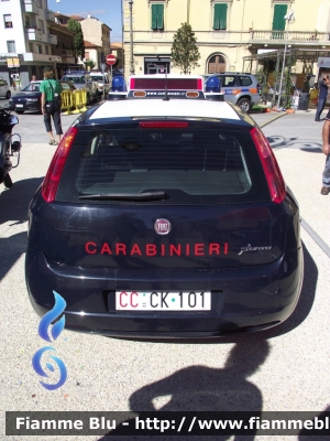 Fiat Grande Punto
Carabinieri
Autovettura equipaggiata con sistema EVA
CC CK101
Parole chiave: Fiat Grande_Punto CCCK101