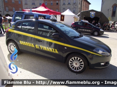 Fiat Nuova Bravo
Guardia di Finanza
GdiF 523 BF
Parole chiave: Fiat Nuova_Bravo GdiF523BF