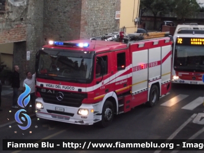 Mercedes-Benz Actros 1841 II serie
Vigili del Fuoco
Comando Provinciale Firenze
Distaccamento di Empoli
AutoPompaSerbatoio allestimento Bai
VF 22607
Parole chiave: Mercedes-Benz Actros_1841_IIserie VF22607