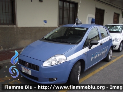 Fiat Grande Punto
Polizia di Stato
POLIZIA F8530
Parole chiave: Fiat Grande_Punto POLIZIAF8530