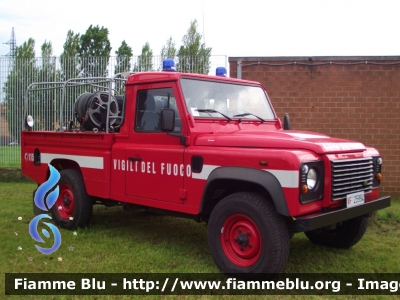 Land Rover Defender 110
Vigili del Fuoco
Comando Provinciale di Firenze
Distaccamento di Firenze Ovest
VF 25994
Parole chiave: Land-Rover Defender_110 VF25994 Pompieropoli_Firenze_2012