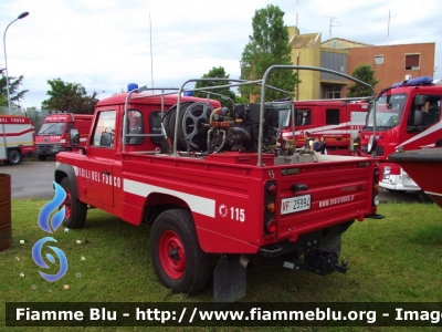 Land Rover Defender 110
Vigili del Fuoco
Comando Provinciale di Firenze
Distaccamento di Firenze Ovest
VF 25994
Parole chiave: Land-Rover Defender_110 VF25994 Pompieropoli_Firenze_2012