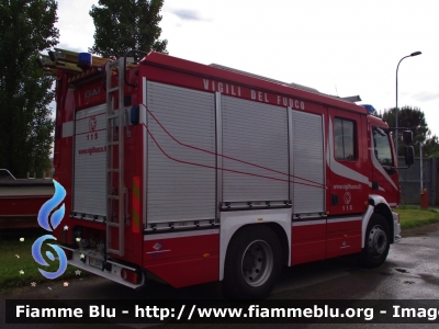 Volvo FL 280 III serie
Vigili del Fuoco
Comando Provinciale di Firenze
Distaccamento di Firenze Ovest
AutoPompaSerbatoio allestimento Bai
VF 25577
Parole chiave: Volvo FL_280_IIIserie VF25577 Pompieropoli_Firenze_2012