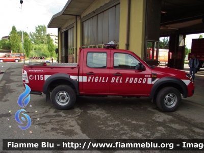 Ford Ranger VII serie
Vigili del Fuoco
Comando Provinciale di Firenze
Distaccamento di Firenze Ovest
Allestito ARIS
VF 25991
Parole chiave: Ford Ranger_VIIserie VF25991 Pompieropoli_Firenze_2012