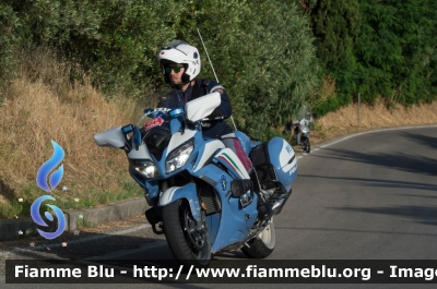 Yamaha FJR 1300 II serie
Polizia di Stato
Polizia Stradale
Allestimento Elevox
In scorta alla Mille Miglia 2021
Parole chiave: Yamaha FJR_1300_IIserie