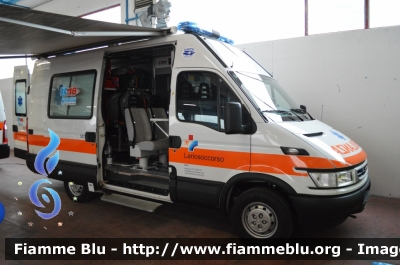 Iveco Daily III serie
Lariosoccorso Erba

Esposta al REAS 2013
Parole chiave: Iveco_Daily_III_serie_Lariosoccorso_Erba_REAS_2013