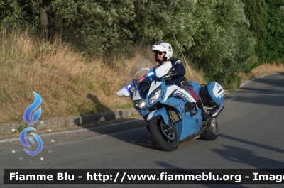 Yamaha FJR 1300 II serie
Polizia di Stato
Polizia Stradale
Allestimento Elevox
In scorta alla Mille Miglia 2021
Parole chiave: Yamaha FJR_1300_IIserie