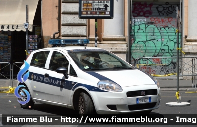 Fiat Grande Punto
Polizia Roma Capitale
Parole chiave: Fiat_Grande_Punto_Polizia_Roma_Capitale_Festa_della_Repubblica_2013