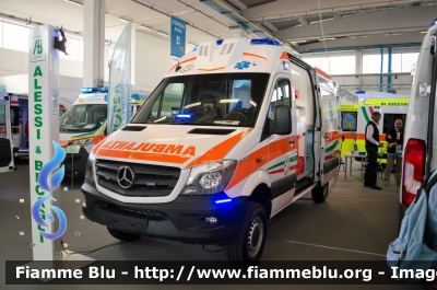 Mercedes-Benz Sprinter III serie restyle 4x4
Pubblica Assistenza Val di Sambro (BO)
Allestita Alessi & Becagli

Esposta al REAS 2016
Parole chiave: Mercedes_Benz Sprinter_IIIserie restyle 4x4 Pubblica_Assistenza_Val_di_Sambro