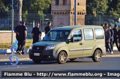 Fiat Doblò II serie
Aeronautica Militare
AM CK 878
Parole chiave: Fiat_Doblò_II_serie_AM_CK_878_Aeronautica_Militare_Festa_della_Repubblica_2014