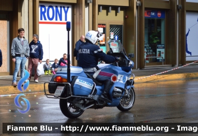 Bmw R850RT II serie
Polizia di Stato
Polizia Stradale
POLIZIA G1078

In scorta al Giro d'Italia 2013
Parole chiave: Bmw_R850RT_II_serie_Polizia_di_Stato_Polizia_Stradale_POLIZIA_G1078_Giro_Italia_2013