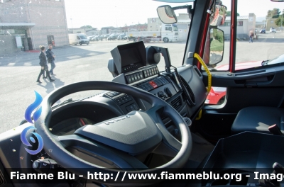 Iveco EuroCargo 120EL22 IV serie - NewCity 2020
Vigili del Fuoco 
Comando Provinciale di Perugia
AutoPompaSerbatoio allestimento Magirus
Particolare Vano Cabina
VF 29452
Parole chiave: Iveco EuroCargo_120EL22L_IVserie_NewCity_2020 Expo_Emergenze_2018