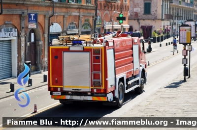 Mercedes-Benz Atego 1828 I serie
Vigili del Fuoco
Comando Provinciale di Pisa
AutoBottePompa allestimento Bai
VF 22985
Parole chiave: Mercedes_Benz Atego_1828_Iserie Vigili_del_Fuoco Comando_Provinciale_Pisa VF22985