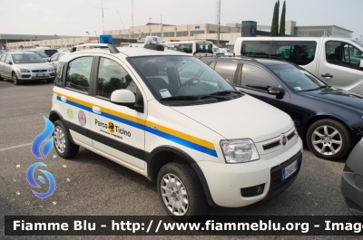 Fiat Nuova Panda 4x4 I serie
Protezione Civile Regione Lombardia
Colonna Mobile Regionale
Unità Antincendio boschivo
assegnata al Distaccamento del Parco del Ticino
di Parasacco
Parole chiave: Fiat Nuova_Panda 4x4_Iserie Parco_Ticino_Parasacco