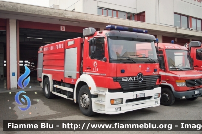 Mercedes-Benz Atego 1828 I serie
Vigili del Fuoco
Comando Provinciale di Bologna
AutoPompa Serbatoio allestimento BAI
VF 22571
Parole chiave: Mercedes_Benz Atego_1828_Iserie Vigili_del_Fuoco Comando_provinciale_Bologna VF_22571