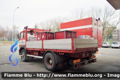 Fiat Iveco 160NC
Vigili del Fuoco
Comando Provinciale di Bologna
Ex ABP allestita Bergomi
Carro Schiuma
VF 14254
Parole chiave: Fiat Iveco_160NC Vigili_del_Fuoco Comando_provinciale_Bologna VF_14254