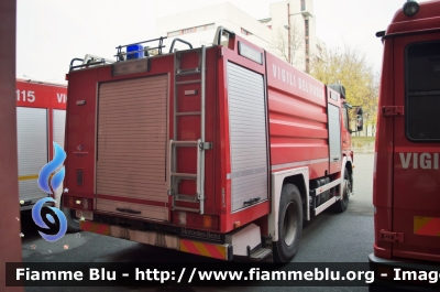 Mercedes-Benz Atego 1828 I serie
Vigili del Fuoco
Comando Provinciale di Bologna
AutoPompa Serbatoio allestimento BAI
VF 21515
Parole chiave: Mercedes_Benz Atego_1828_Iserie Vigili_del_Fuoco Comando_provinciale_Bologna VF_21515