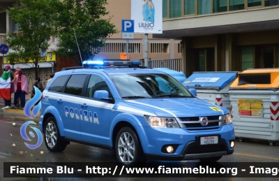 Fiat Freemont
Polizia di Stato
Polizia Stradale
POLIZIA H5259
In scorta al Giro d'Italia 2013
Parole chiave: Fiat Freemont POLIZIAH5259 Giro_Italia_2013