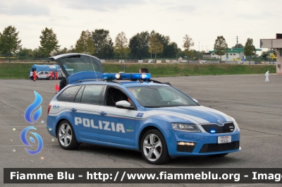 Skoda Octavia RS Wagon IV serie
Polizia di Stato
Polizia Stradale
Autostrada A21 Brescia - Piacenza
Allestimento Bertazzoni Veicoli Speciali
Decorazione Grafica Artlantis
POLIZIA M0404
Parole chiave: Skoda Octavia_RS_Wagon_IVserie Reas_2016 POLIZIAM0404