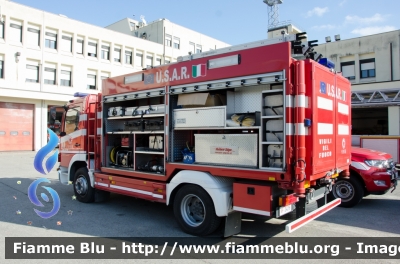 Mercedes-Benz Atego 1223 II serie
Vigili del Fuoco
Comando Provinciale di Perugia
Polisoccorso-Carro crolli USAR
VF 24216
Parole chiave: Mercedes_Benz Atego_1223_IIserie VF24216