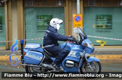 Bmw R850RT II serie
Polizia di Stato
Polizia Stradale
POLIZIA G0832

In scorta al Giro d'Italia 2013
Parole chiave: Bmw_R850RT_II_serie_Polizia_di_Stato_Polizia_Stradale_POLIZIA_G0832_Giro_Italia_2013