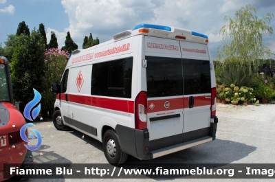 Fiat Ducato X290
Ambulanza dimostrativa Mariani Fratelli
Parole chiave: Fiat Ducato_X290 Ambulanza_Mariani_Fratelli