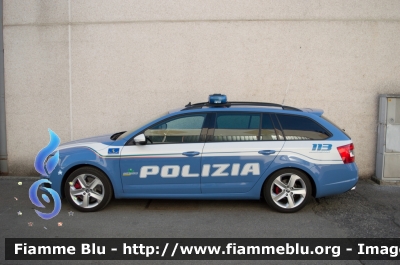 Skoda Octavia RS Wagon IV serie
Polizia di Stato
Polizia Stradale
Autostrada A21 Brescia - Piacenza
Allestimento Bertazzoni Veicoli Speciali
Decorazione Grafica Artlantis
POLIZIA M0404
Parole chiave: Skoda Octavia_RS_Wagon_IVserie POLIZIAM0404 Reas_2016