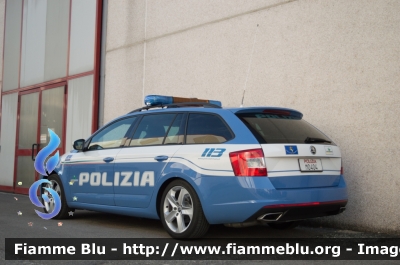 Skoda Octavia RS Wagon IV serie
Polizia di Stato
Polizia Stradale
Autostrada A21 Brescia - Piacenza
Allestimento Bertazzoni Veicoli Speciali
Decorazione Grafica Artlantis
POLIZIA M0404
Parole chiave: Skoda Octavia_RS_Wagon_IVserie POLIZIAM0404 Reas_2016