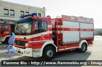 Mercedes-Benz Atego 1223 II serie
Vigili del Fuoco
Comando Provinciale di Perugia
Polisoccorso-Carro crolli USAR
VF 24216
Parole chiave: Mercedes_Benz Atego_1223_IIserie VF24216