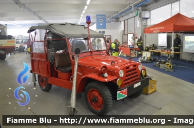 Fiat Campagnola I serie
Vigili del Fuoco
Comando Provinciale di Brescia
Automezzo storico
Fotoelettrica da 60 cm Buini & Grandi
VF 8526

Esposta al REAS 2013
Parole chiave: Fiat_Campagnola_I_serie_Vigili_del_Fuoco_Brescia_VF_8526_REAS_2013