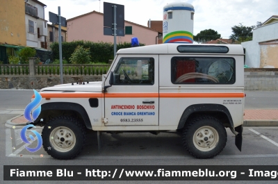 Land Rover Defender 90
Pubblica Assistenza Croce Bianca Orentano (PI)
Antincendio Boschivo 
Parole chiave: Land-Rover Defender_90