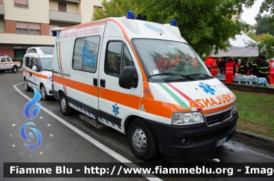 Fiat Ducato III serie
Società di Mutuo Soccorso Croce Azzurra Pontassieve (FI)
Allestita Orion
Ricondizionata Cevi Carrozzeria Europea
Parole chiave: Fiat Ducato_IIIserie Società_Mutuo_Soccorso_Croce_Azzurra_Pontassieve