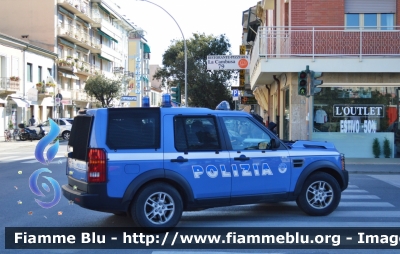 Land Rover Discovery 3
Polizia di Stato
Reparto Mobile
POLIZIA H0054
Parole chiave: Land-Rover Discovery_3 POLIZIAH0054 Carnevale_Viareggio_2013