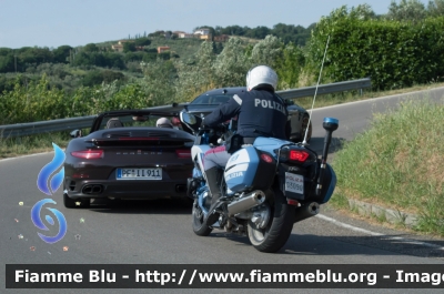 Yamaha FJR 1300 II serie
Polizia di Stato
Polizia Stradale
Allestimento Elevox
POLIZIA G3090
In scorta alla Mille Miglia 2021
Parole chiave: Yamaha FJR_1300_IIserie POLIZIAG3090