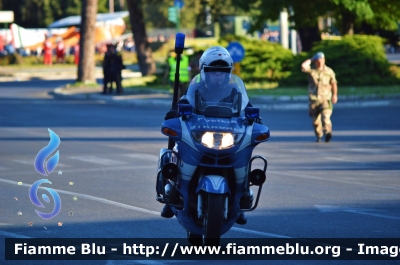 Bmw R850RT II serie
Polizia di Stato
Polizia Stradale
Parole chiave: Bmw_R850RT_II_serie_Polizia_Stradale_Festa_della_Repubblica_2014