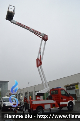 Iveco Daily 70C17 V serie
Vigili del Fuoco
Comando Provinciale di Ferrara
Distaccamento Volontario di Bondeno
Piattaforma aerea da 24 m allestimento Iveco-Magirus - Socage
VF 26947

Esposto al REAS 2013
Parole chiave: Iveco_Daily_70C17_V_serie_Vigili_del_Fuoco_Ferrara_Distaccamento_Bondeno_VF_26947_REAS_2013