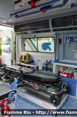 Fiat Ducato X290
Società di Mutuo Soccorso Croce Azzurra Pontassieve (FI)
Allestita Mariani Fratelli
Particolare Vano Sanitario
Parole chiave: Fiat Ducato_X290 Società_Mutuo_Soccorso_Croce_Azzurra_Pontassieve