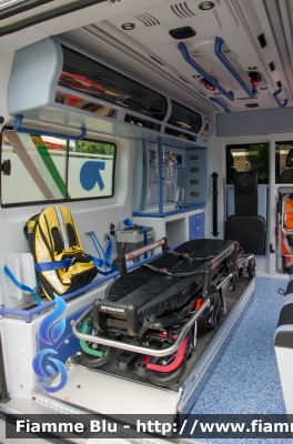 Fiat Ducato X290
Società di Mutuo Soccorso Croce Azzurra Pontassieve (FI)
Allestita Mariani Fratelli
Particolare Vano Sanitario
Parole chiave: Fiat Ducato_X290 Società_Mutuo_Soccorso_Croce_Azzurra_Pontassieve