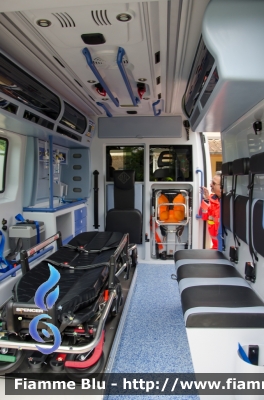 Fiat Ducato X290
Società di Mutuo Soccorso Croce Azzurra Pontassieve (FI)
Allestita Mariani Fratelli
Particolare Vano Sanitario
Parole chiave: Fiat Ducato_X290 Società_Mutuo_Soccorso_Croce_Azzurra_Pontassieve